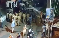 मुंब्रा में दो परिवारों ने एक दूसरे पर पत्थर किया, घायल हुई पुलिस