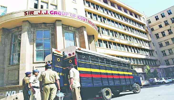 पुलिस गिरफ्तारी के बाद डी कंपनी का गुर्गा इमरान कालिया हॉस्पटिल में कर रहा मज़ा